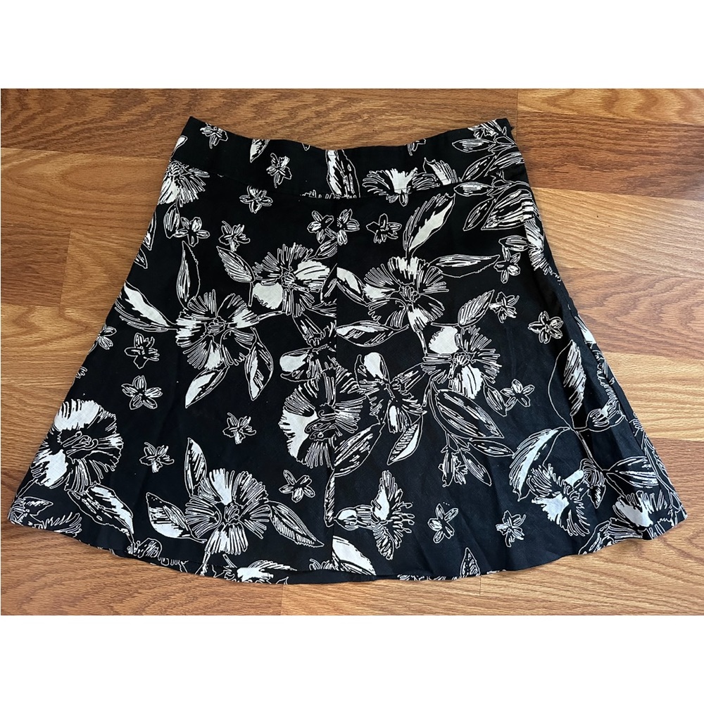 100% linen Merona a line skirt knee length black and white floral..